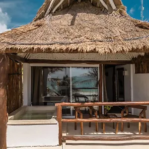 Hotel Niken Beachfront ****