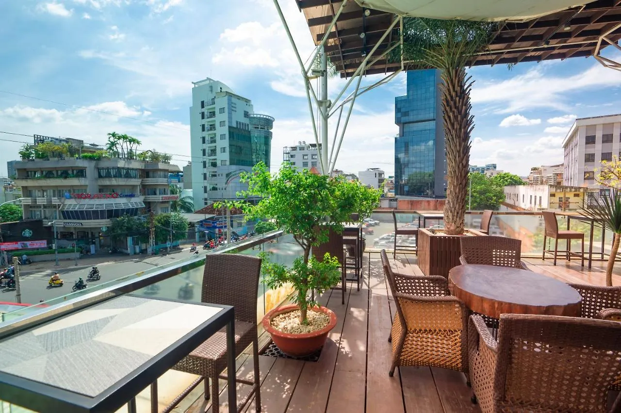 Lotus Saigon Hotel Хошимин