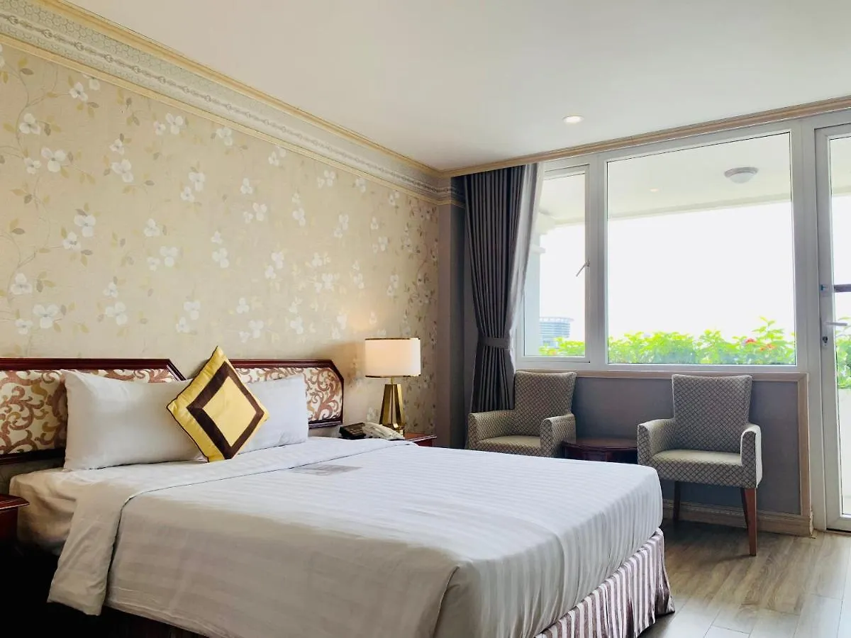 Lotus Saigon Hotel Хошимин