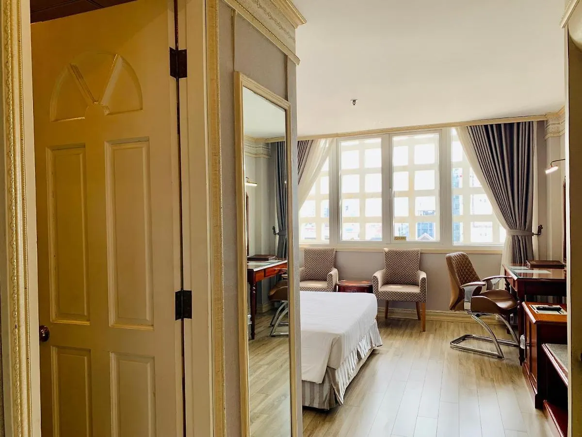 Lotus Saigon Hotel Хошимин