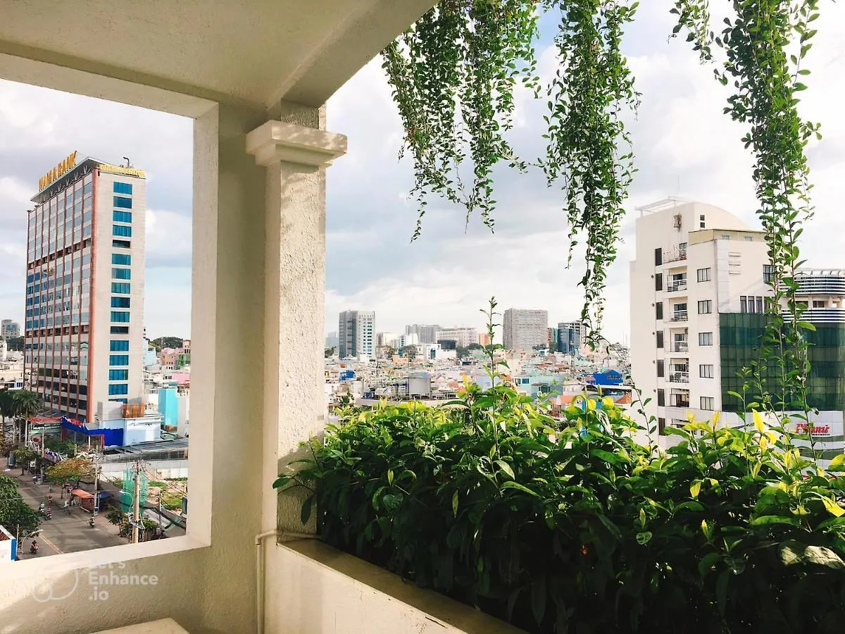 Lotus Saigon Hotel Хошимин 4*,